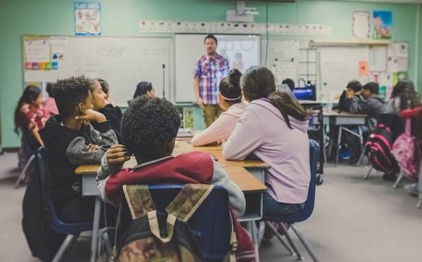 Les innombrables avantages d'enseigner dans une école bilingue